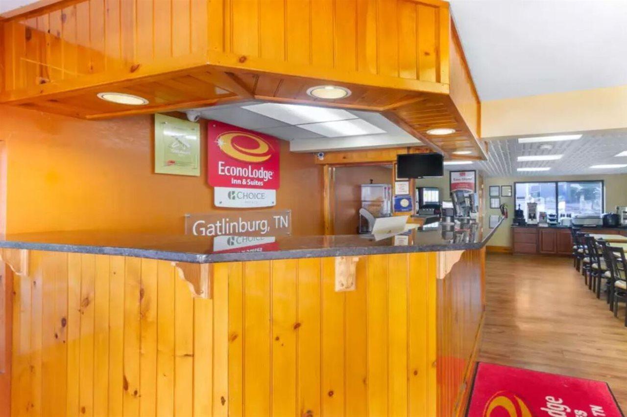 Econo Lodge Inn & Suites Gatlinburg At The Convention Center Kültér fotó