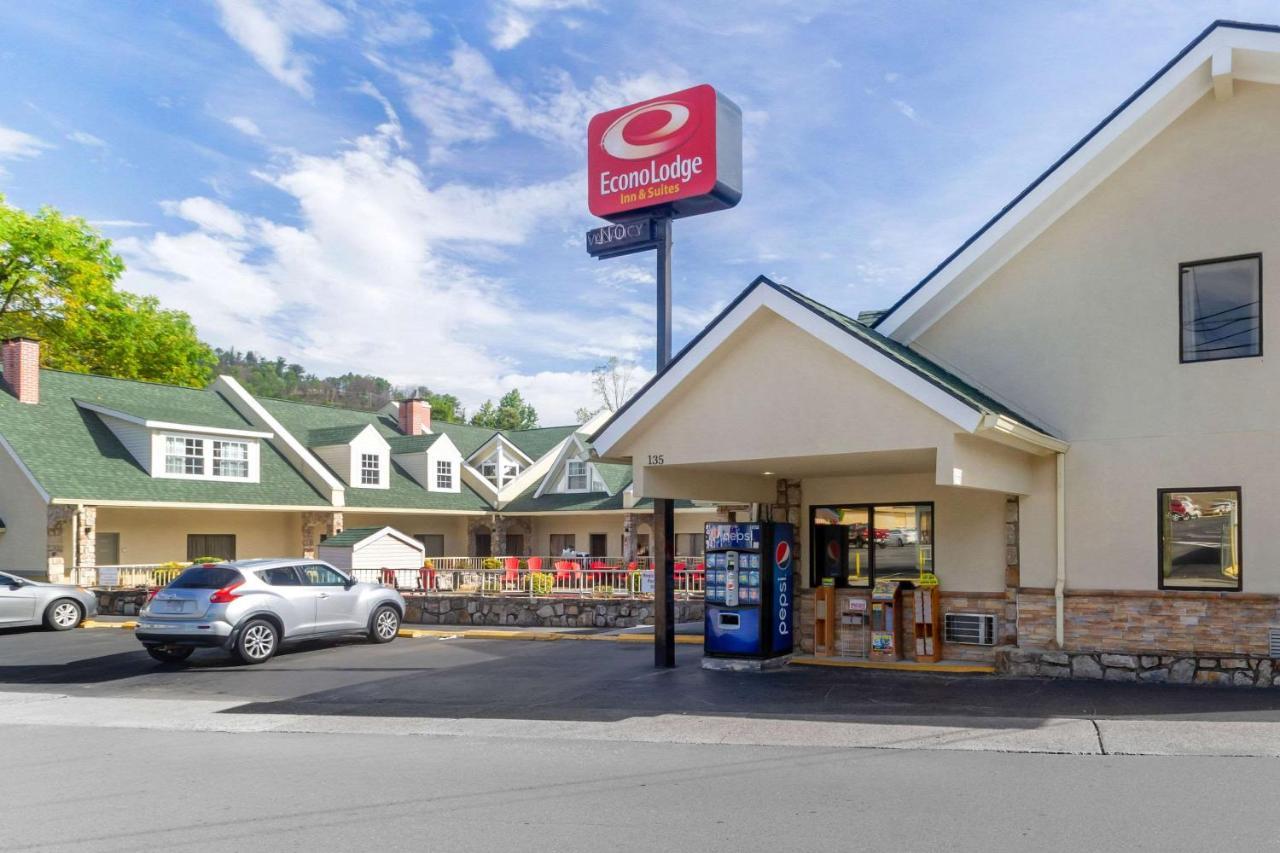 Econo Lodge Inn & Suites Gatlinburg At The Convention Center Kültér fotó