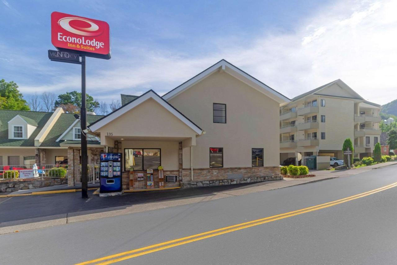 Econo Lodge Inn & Suites Gatlinburg At The Convention Center Kültér fotó