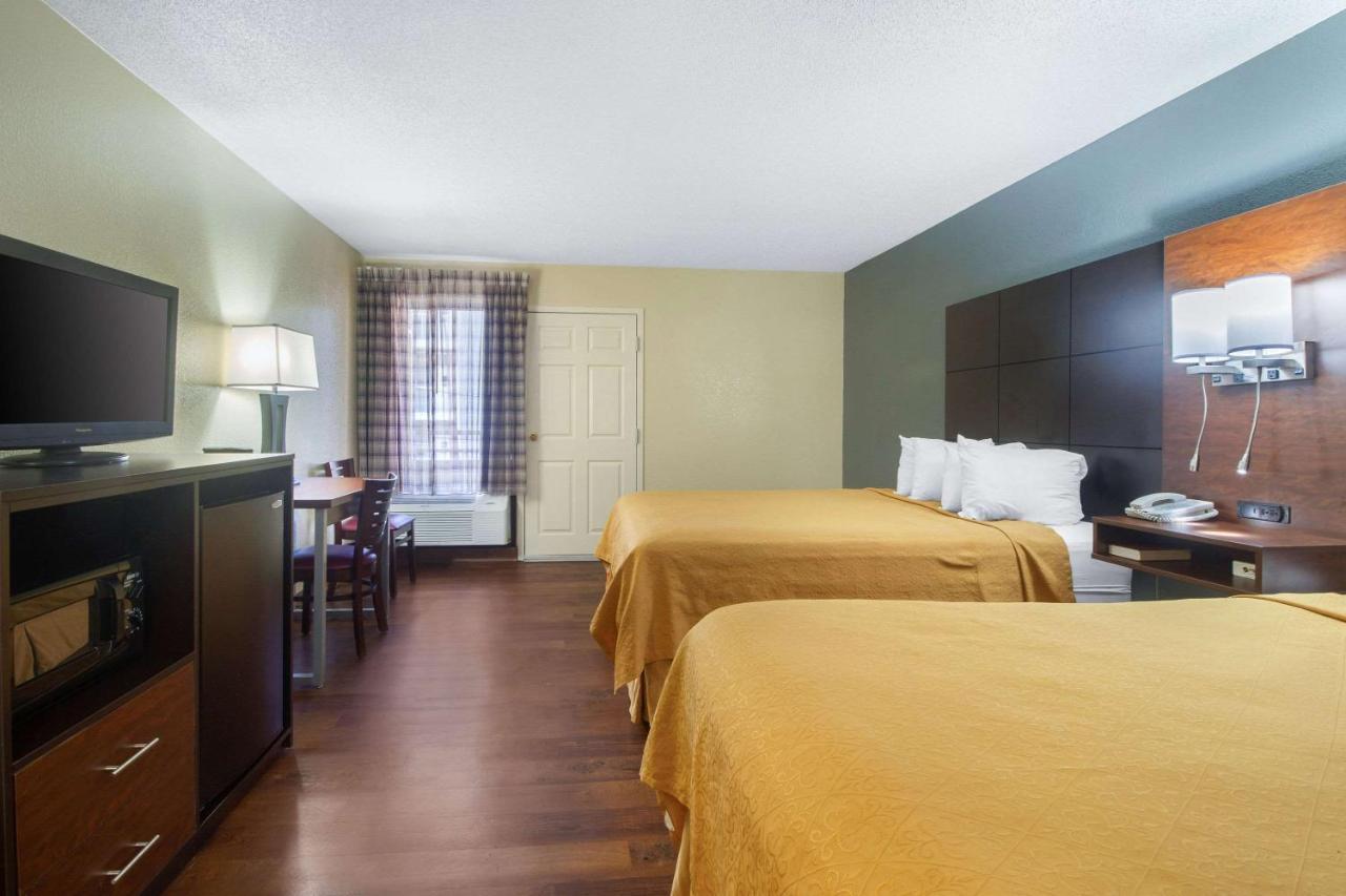 Econo Lodge Inn & Suites Gatlinburg At The Convention Center Kültér fotó