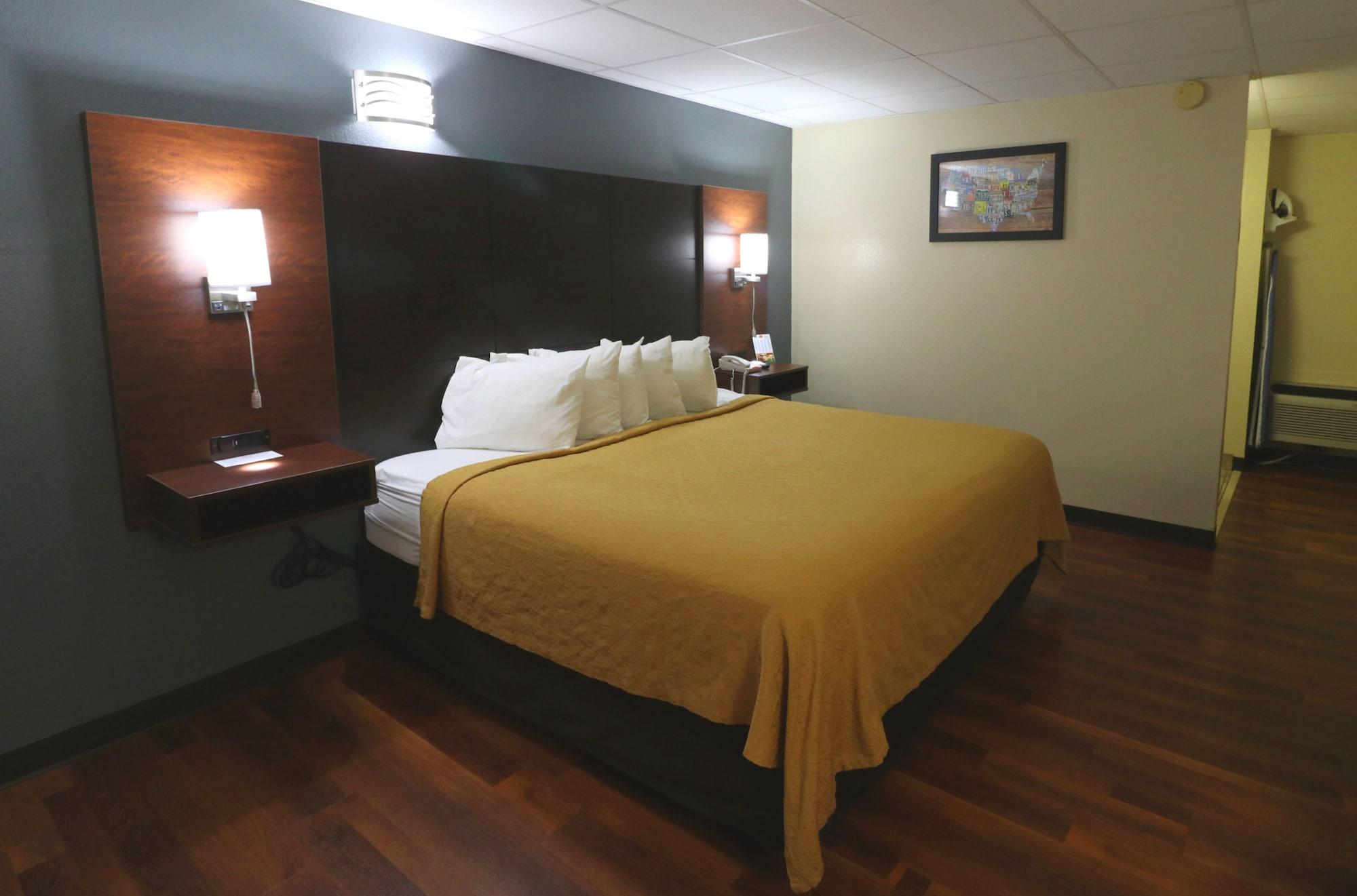 Econo Lodge Inn & Suites Gatlinburg At The Convention Center Kültér fotó