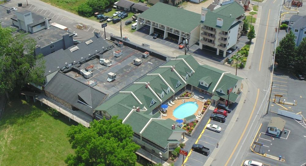 Econo Lodge Inn & Suites Gatlinburg At The Convention Center Kültér fotó