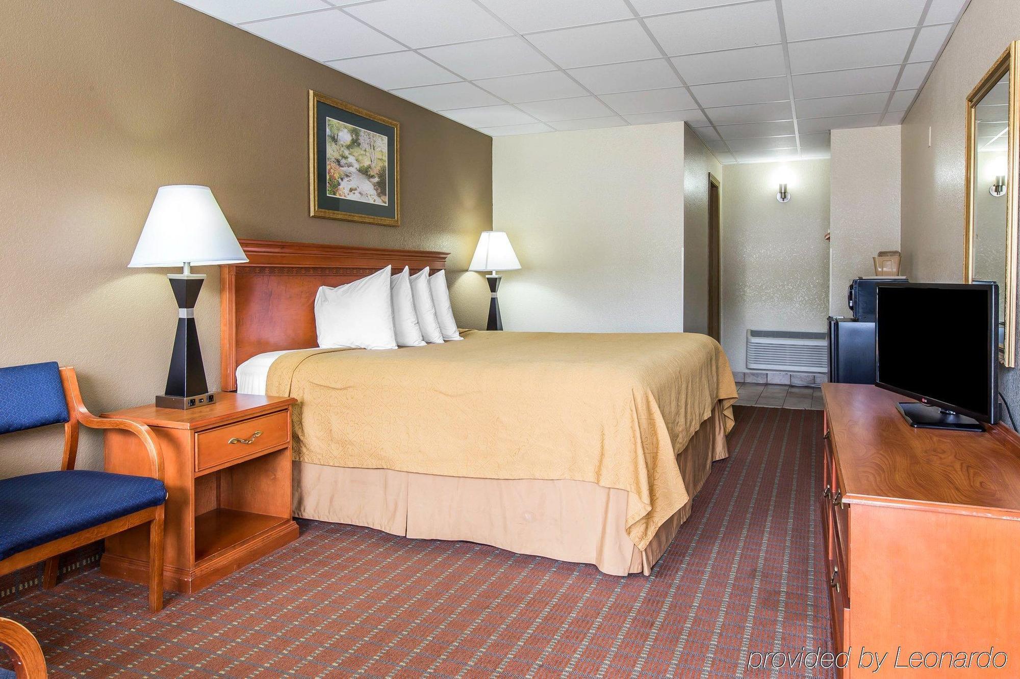 Econo Lodge Inn & Suites Gatlinburg At The Convention Center Kültér fotó