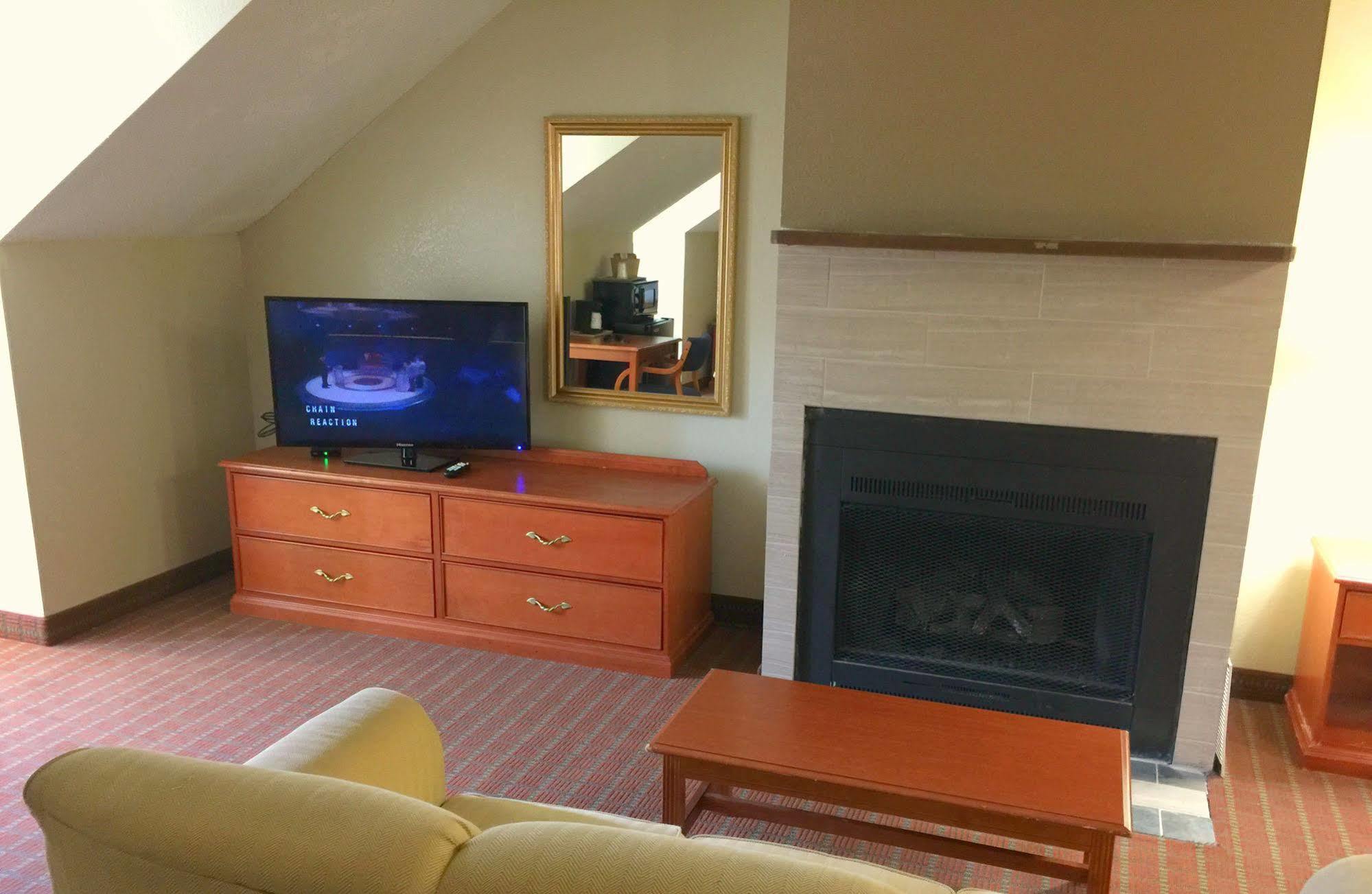 Econo Lodge Inn & Suites Gatlinburg At The Convention Center Kültér fotó