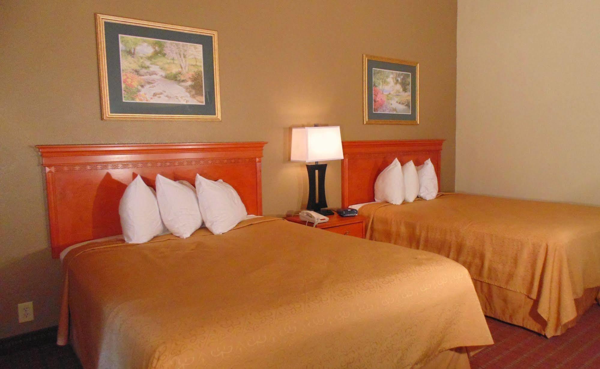 Econo Lodge Inn & Suites Gatlinburg At The Convention Center Kültér fotó