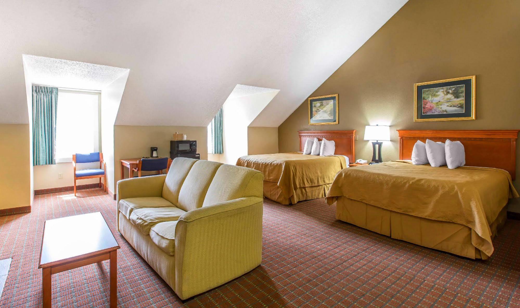 Econo Lodge Inn & Suites Gatlinburg At The Convention Center Kültér fotó