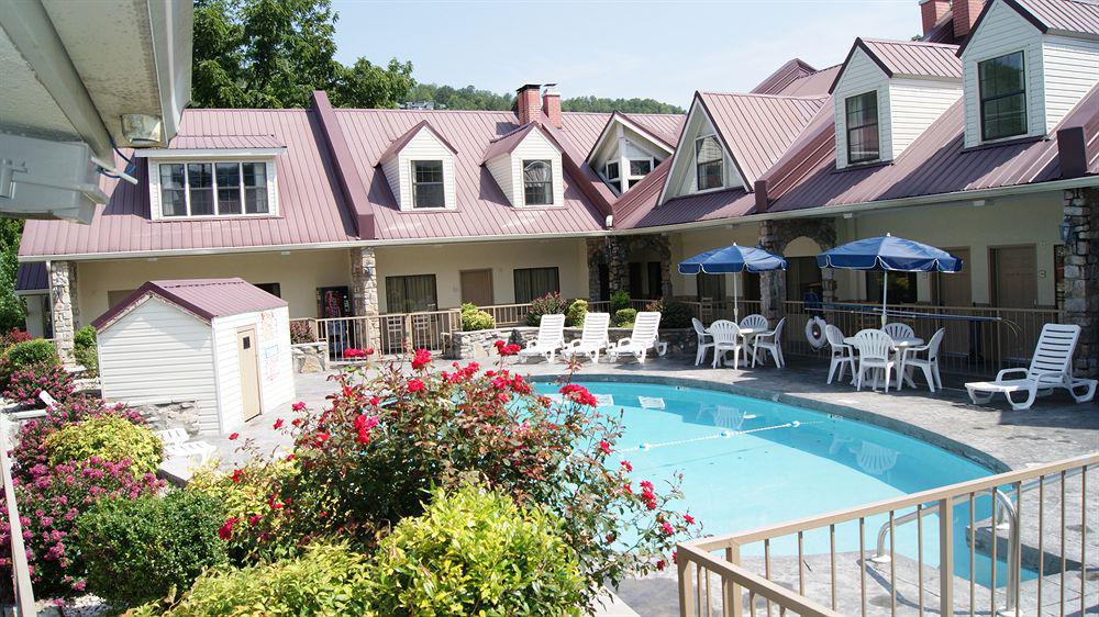 Econo Lodge Inn & Suites Gatlinburg At The Convention Center Kültér fotó