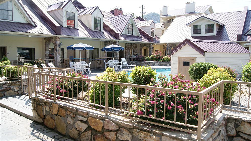 Econo Lodge Inn & Suites Gatlinburg At The Convention Center Kültér fotó